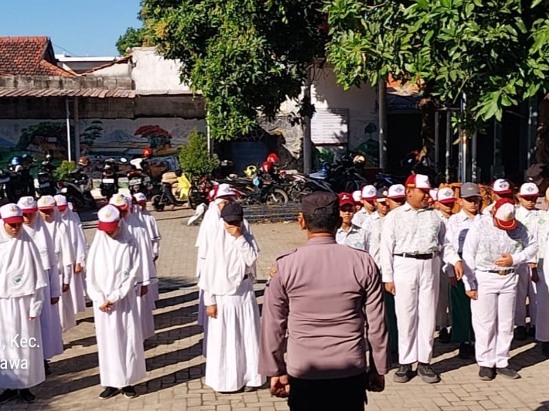 Pelatihan PBB dan Gerak Jalan Bersama Polsek Situbondo